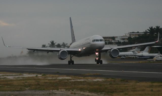 Boeing 757-200 (N14115)