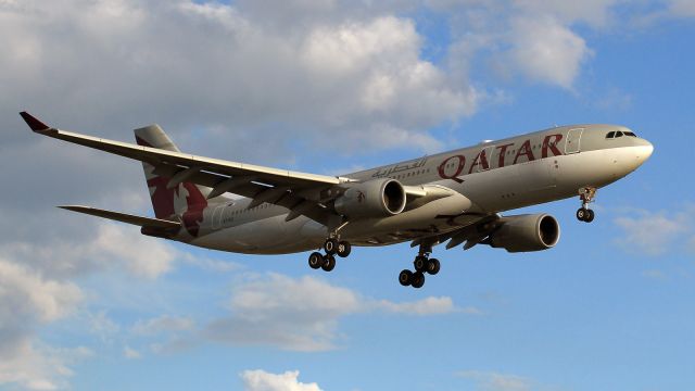 Airbus A330-200 (A7-ACI)