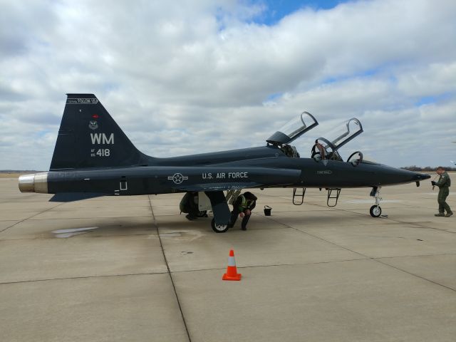 Northrop T-38 Talon — - We had just landed in a C560 and this landed right after us and taxied up and parked behind us for fuel.