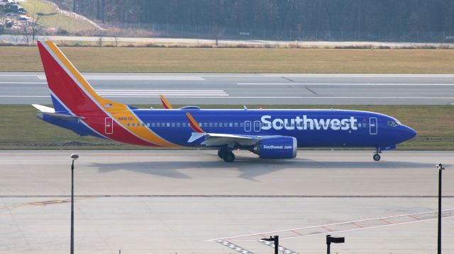 Boeing 737 MAX 8 (N8917Q) - Taxiing out to DEN as WN544