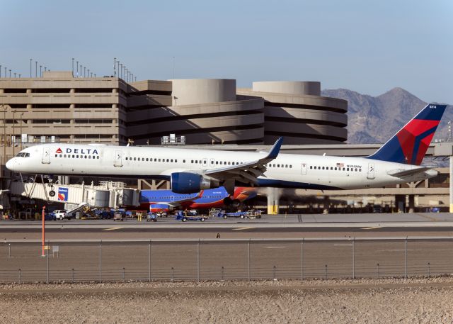 BOEING 757-300 (N594NW)