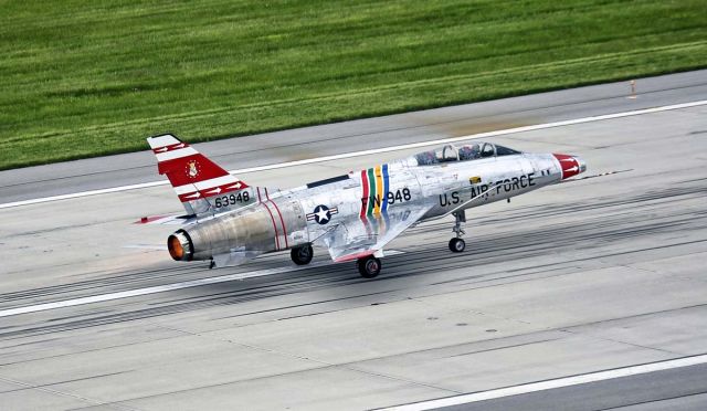 North American Super Sabre (N2011V)