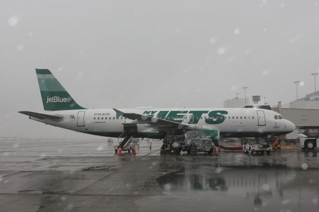 Airbus A320 (N746JB) - Spring snow storm in the Rockies.