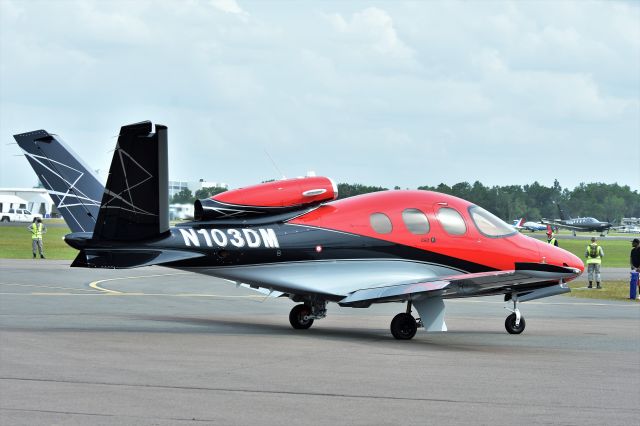 Cirrus Vision SF50 (N103DM)