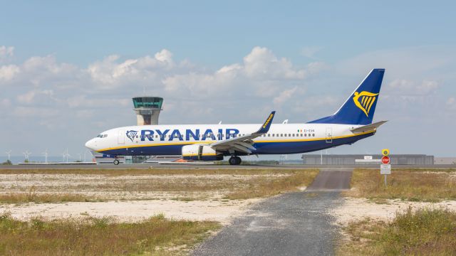 Boeing 737-700 (EI-EVK)