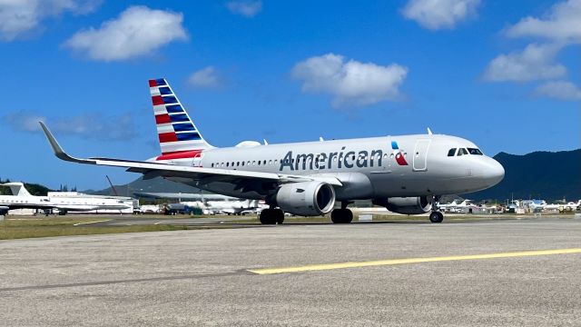 Airbus A319 (N8031M) - N8031M, an Airbus A319-115, pulling onto the runway prior to departure. 3/21/22.