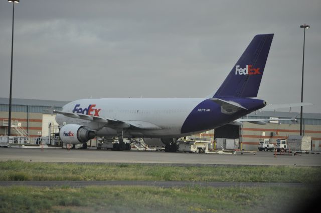 Airbus A310 (N817FD)