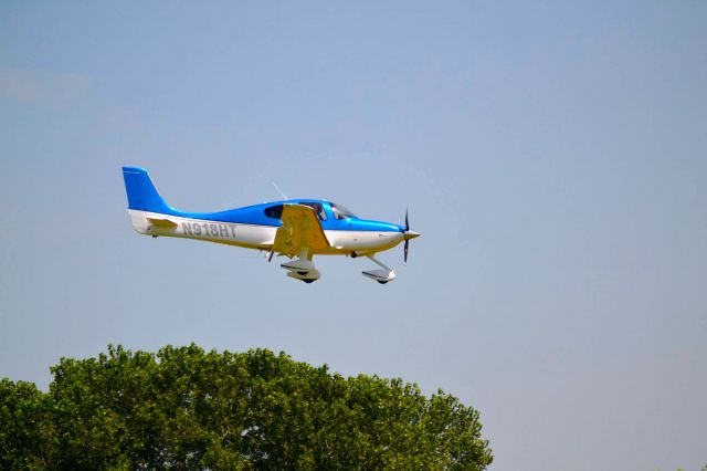 Cirrus SR-22 (N918HT)