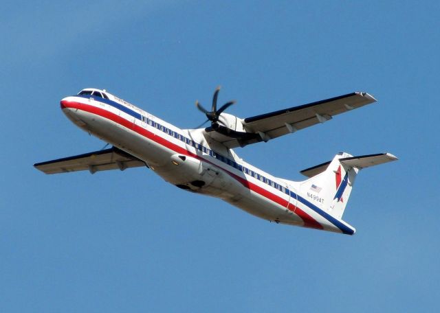 ATR ATR-72 (N499AT) - Departing DFW.