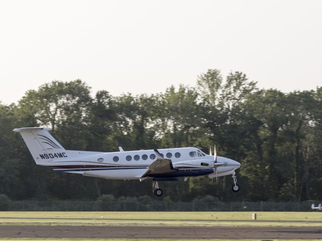 Beechcraft Super King Air 350 (RLI904) - 13 July 2015.