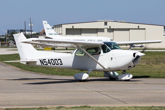 Cessna Skyhawk (N54003)