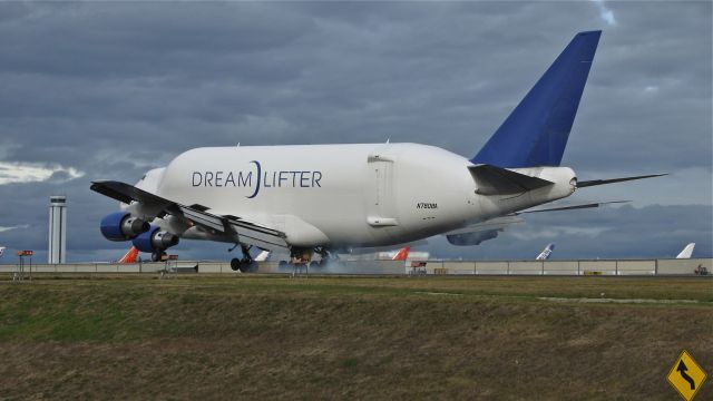 Boeing 747-400 (N780BA) - GTI4351 from KCHS makes tire smoke when landing on runway 34L on 10/1/12.