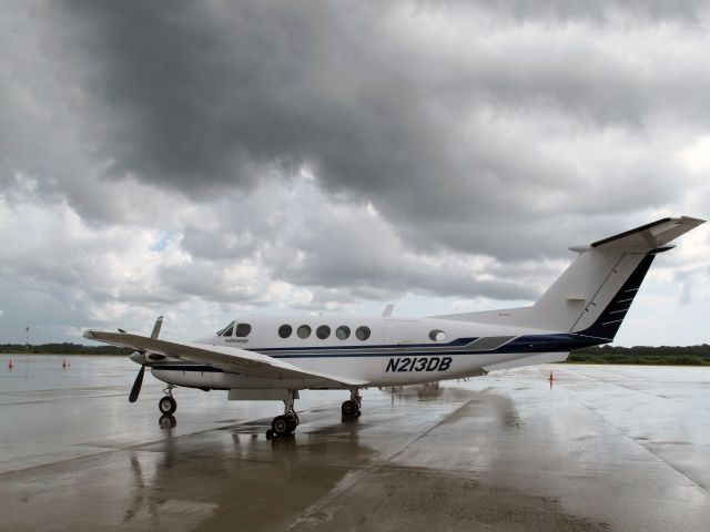 Beechcraft Super King Air 200 (N213DB) - After heavy rain.