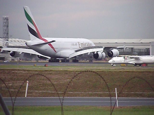 Airbus A380-800 (A6-EEK)