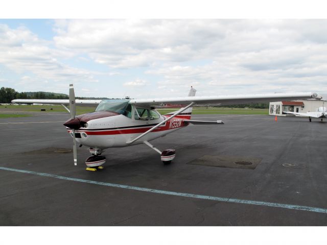 Cessna Skylane (N1592M) - Skylane. A great personal travel aircraft.