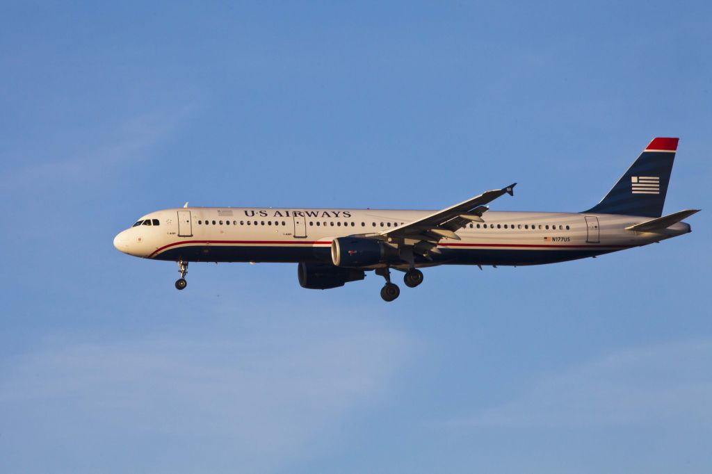 Airbus A321 (N177US) - LAX