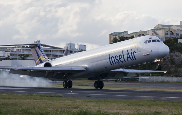 McDonnell Douglas MD-83 (PJ-MDD)