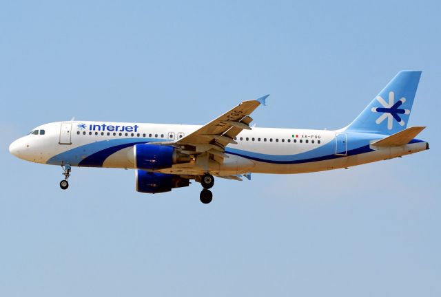 Airbus A320 (XA-FOG)