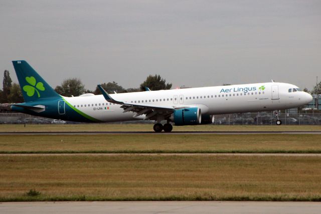 Airbus A321neo (EI-LRA) - Touching down on rwy 09L on 5-Oct-19 operating flight EIN156 from EIDW.