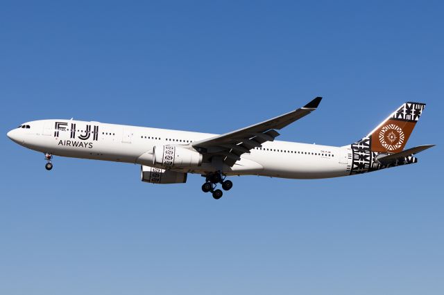Airbus A330-300 (DQ-FJW)