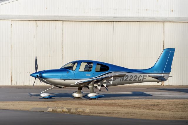 Cirrus SR-22 (N222CF)