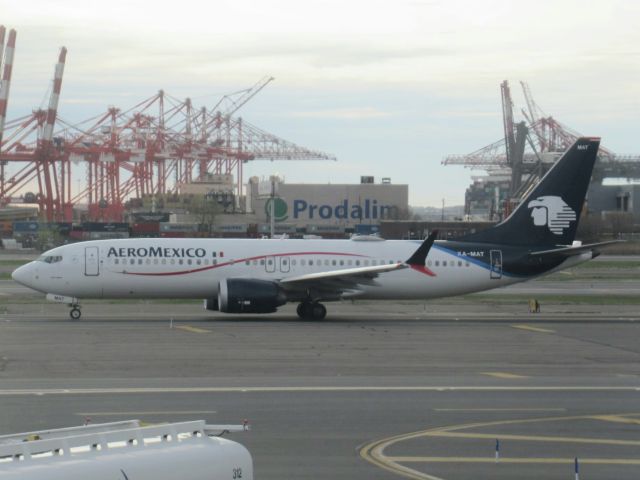 Boeing 737 MAX 8 (XA-MAT)