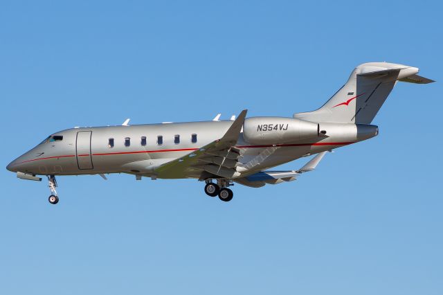 Canadair Challenger 350 (N354VJ)