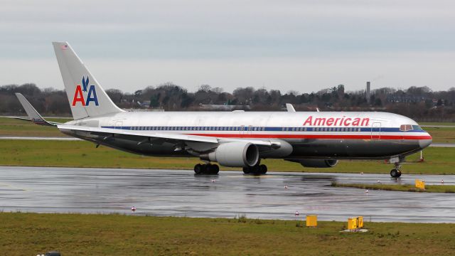 BOEING 767-300 (N354AA)