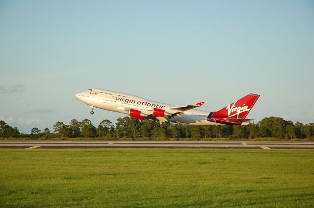 Boeing 747-400 (G-VLIP)