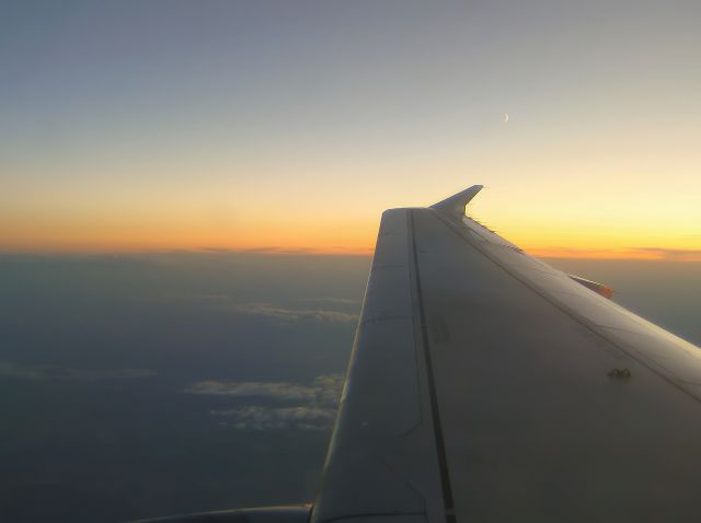 Airbus A319 (C-FZUL) - Inflight Sunset at FL350 heading East from CYYC to CYOW on Oct 3, 2008