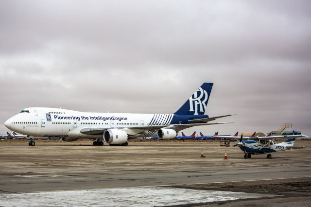 Boeing 747-200 (N787RR)