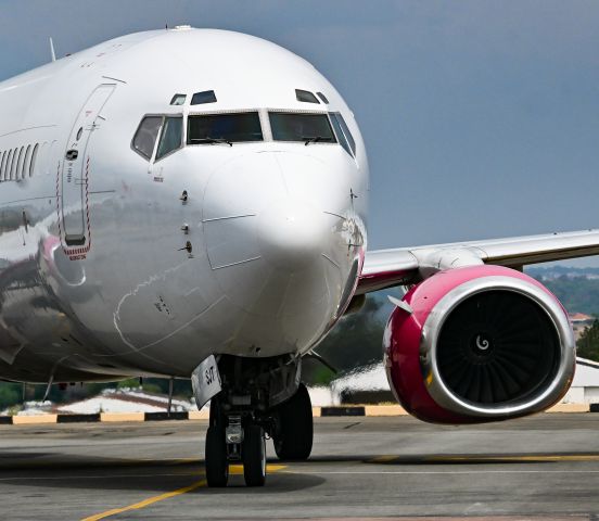 Boeing 737-800 (ZS-SJT)