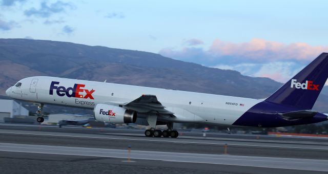 Boeing 757-200 (N954FD) - Fed Ex's "Mika" (N954FD) begins to rotate from 17L.