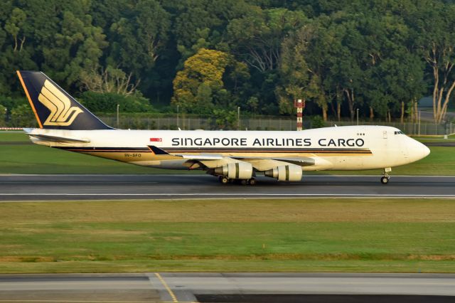 Boeing 747-400 (9V-SFO)