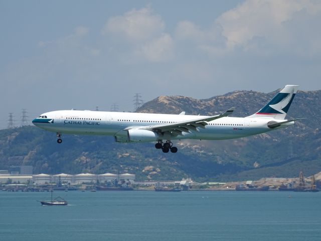 Airbus A330-300 (B-LBF)