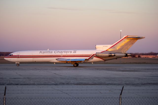 Boeing 727-100 (N729CK) - KII729 taxiing down Bravo to head to Runway 23.