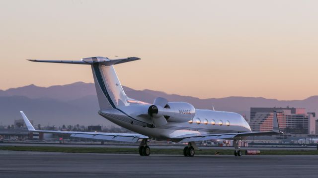 Gulfstream Aerospace Gulfstream IV (N450EE) - Testing the thrust reversers while taxiing to take off from runway 25R, LAX. 07:01 AM 14 Jan 15