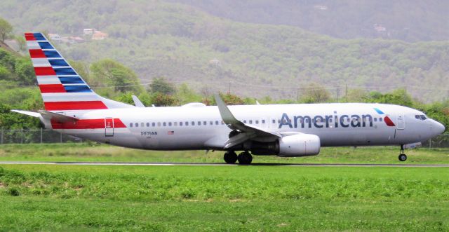 Boeing 737-800 (N805NN)
