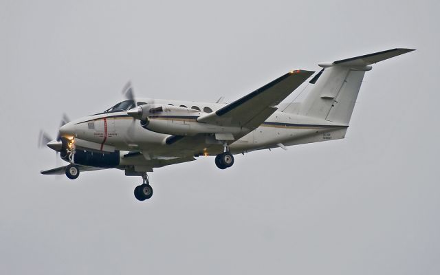 16-3557 — - us navy uc-12f  163557 landing at shannon.