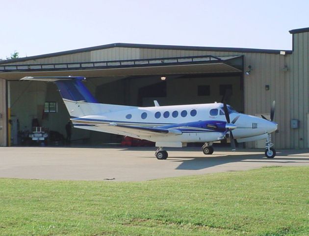 Beechcraft Super King Air 300 (N327ME)