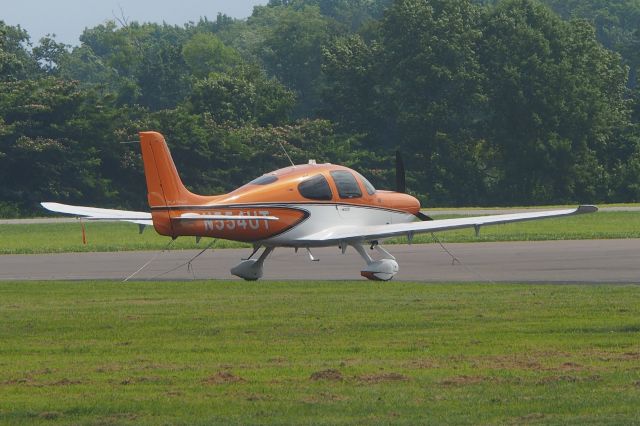 Cirrus SR-22 (N554UT)