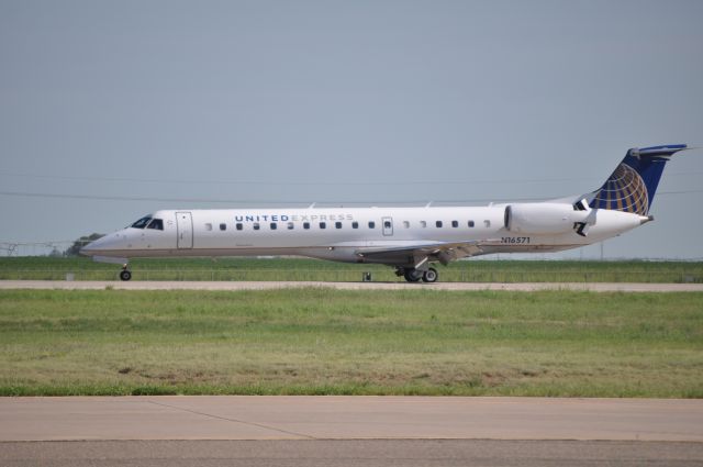 Embraer ERJ-145 (N16571)