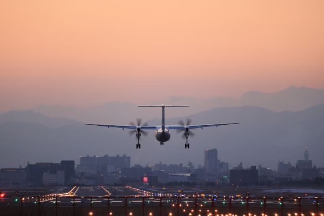 de Havilland Dash 8-400 (JA843A) - March 10th 2022:CTS-HKD.