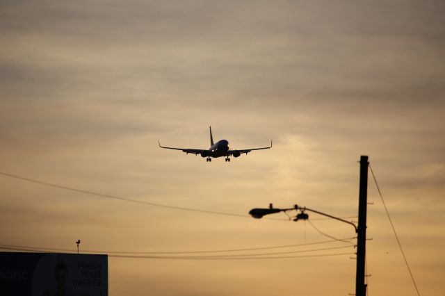 Boeing 737-700 (N217JC)
