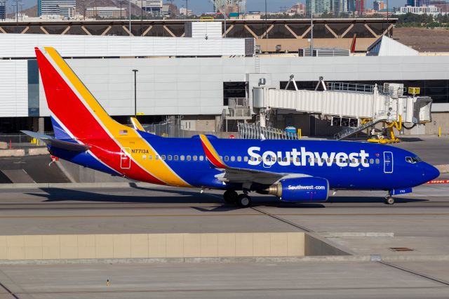 Boeing 737-700 (N7713A)