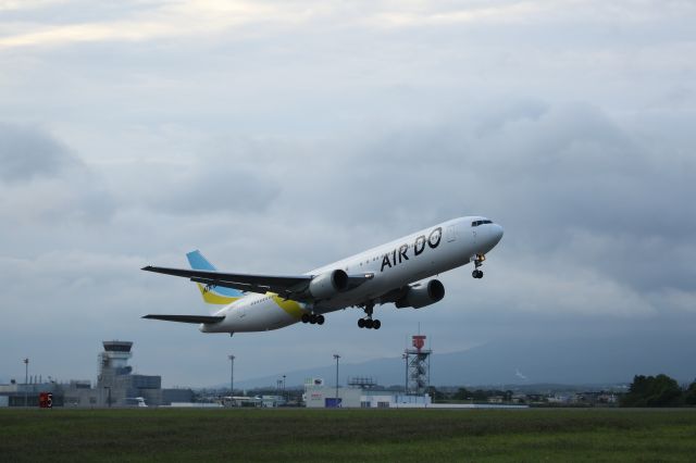 BOEING 767-300 (JA8359) - 17 August 2015:HKD-HND.