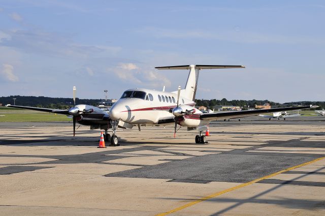 Beechcraft Super King Air 200 (N6069A) - Seen at KFDK on 9/4/2009.    a href=http://discussions.flightaware.com/profile.php?mode=viewprofile&u=269247  Profile/a