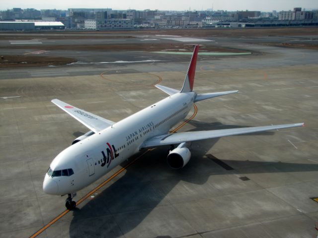 BOEING 767-300 (JA8268)