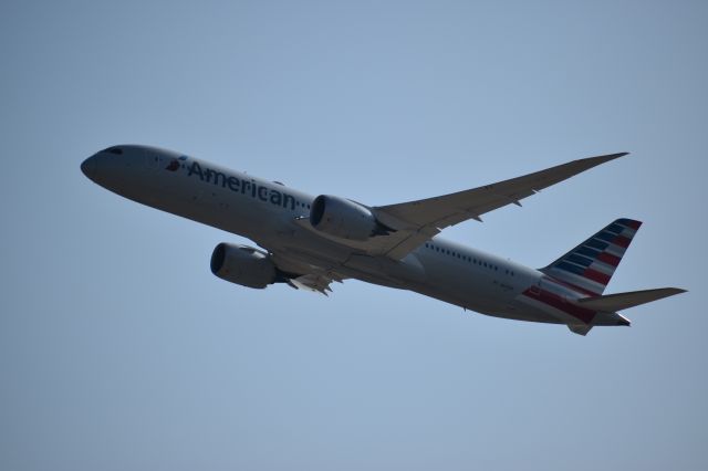 Boeing 787-9 Dreamliner — - Taken at the Founders Plaza, while plane spotting.
