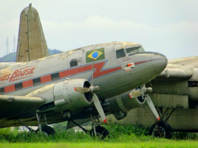 Douglas DC-3 (PP-AVJ)